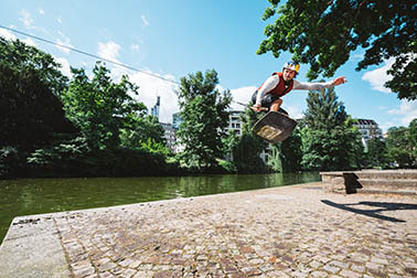 Stadt, Land, Fluss - Alliance Wakeboard